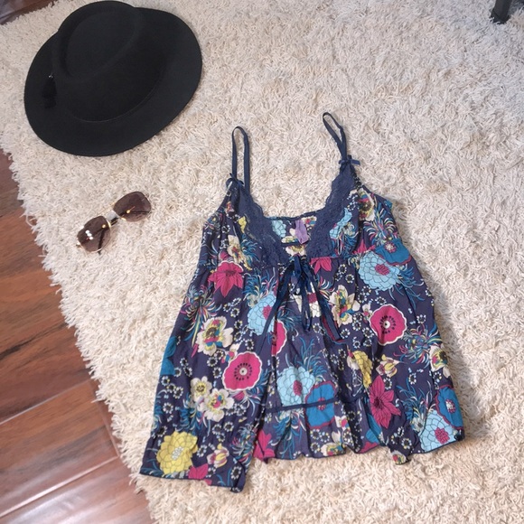 Floral Tie 🎀 Top and Blue Bustier Wrap Top - Picture 9 of 13